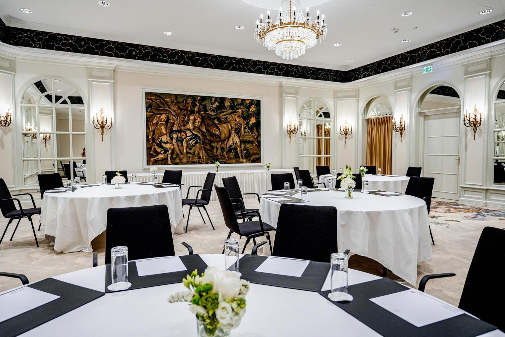 Steigenberger Parkhotel 5*